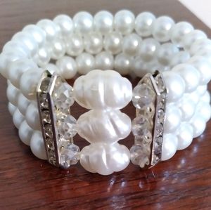 Costume Pearl White Stretch Bracelet